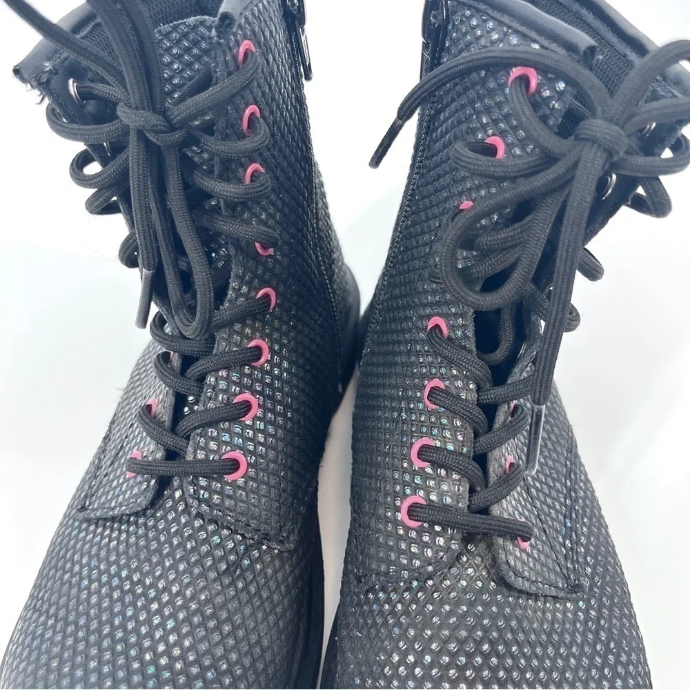 Dr. Martens Delaney Youth Sz 5M Side Zip Lace Up Boots